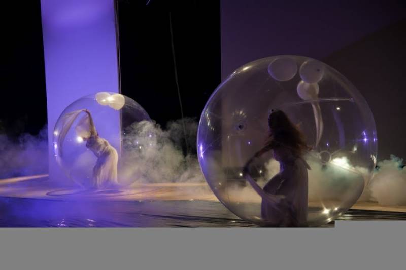bulle humaine 3Cie Deux (2) Scnes en Corps